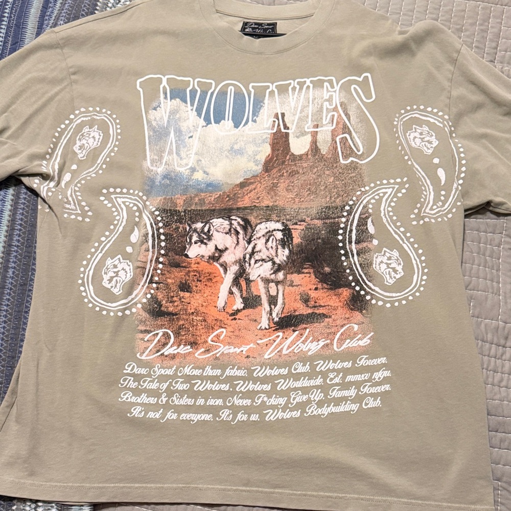 Darc Sport Wolves T-Shirt Men’s XL Like New Green Graphic Tee